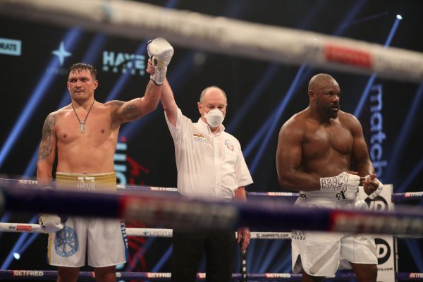 Usyk wins on points